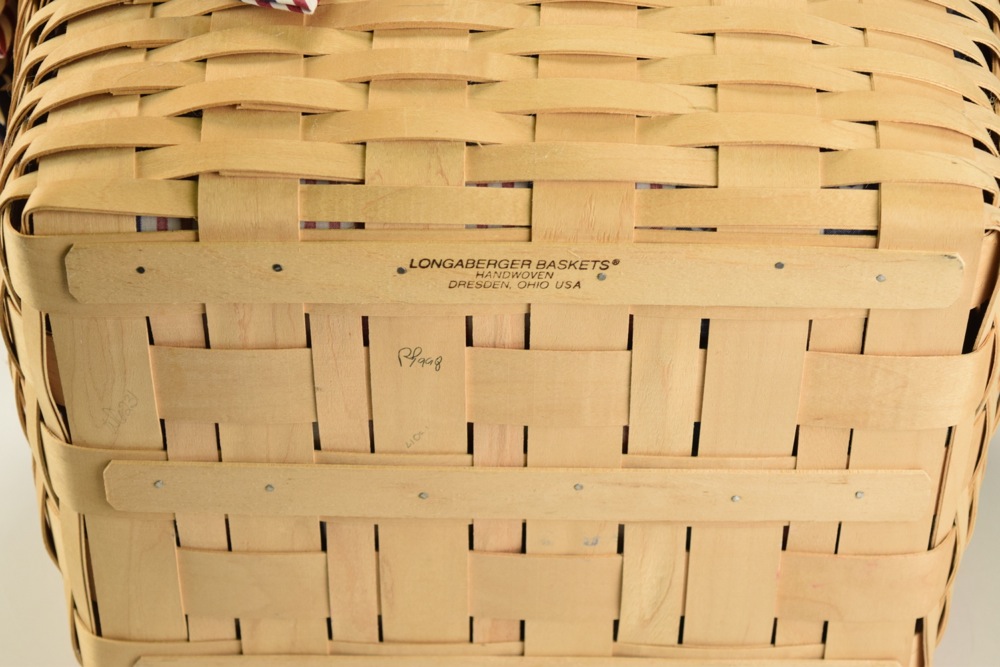 Large Longaberger Classic Picnic Basket with Two Liners and Stand