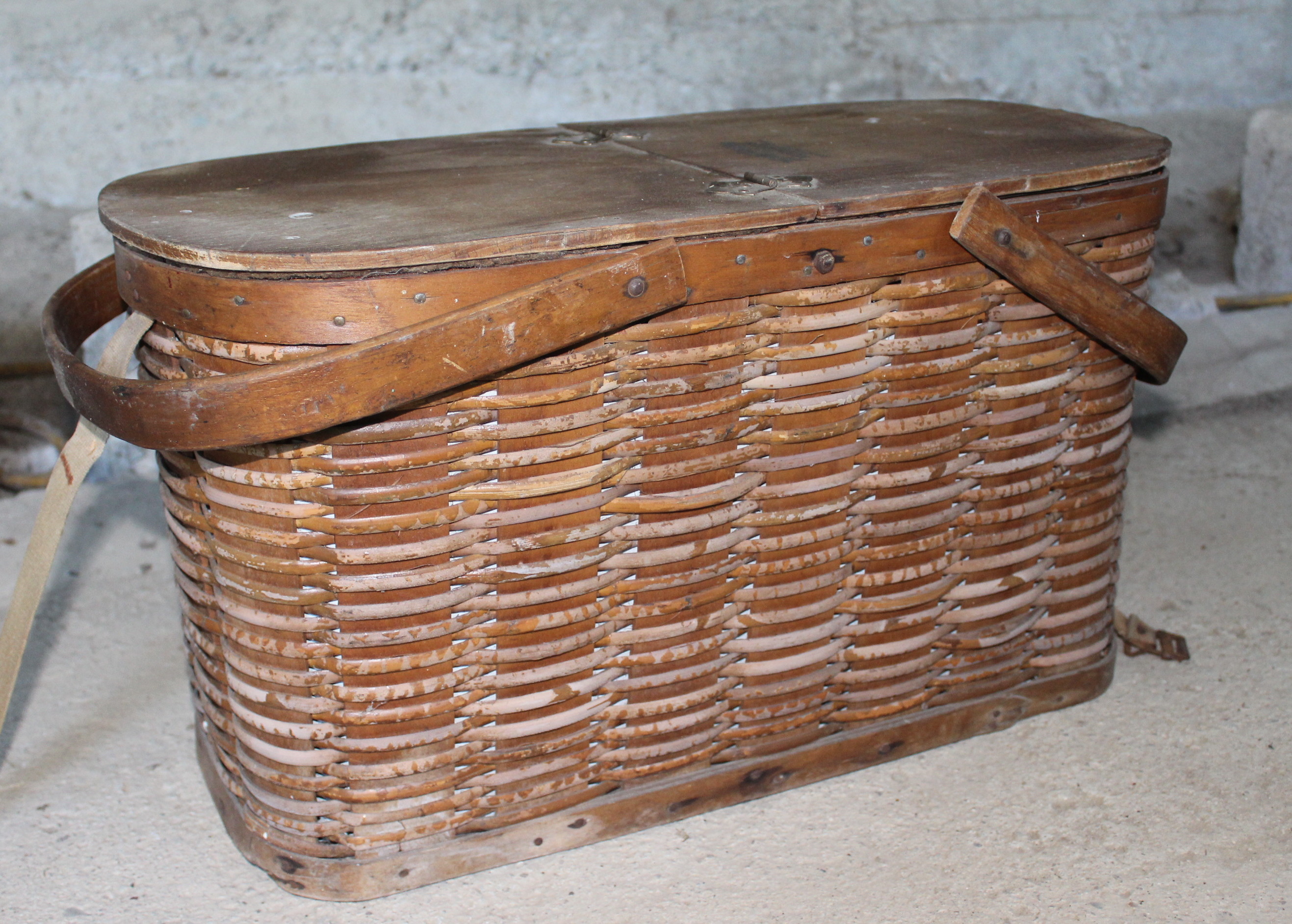 Vintage Hawkeye Refrigerator Basket