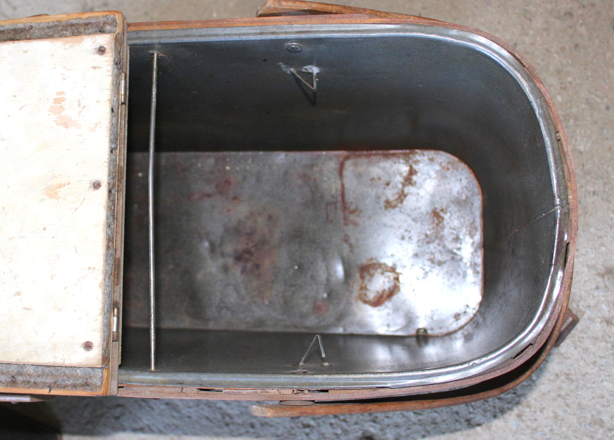 Vintage Hawkeye Refrigerator Basket