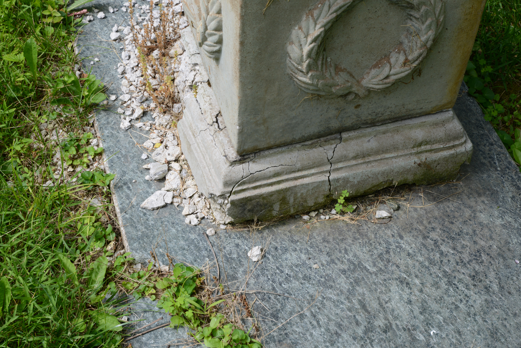 Concrete Urn Planter and Pillar