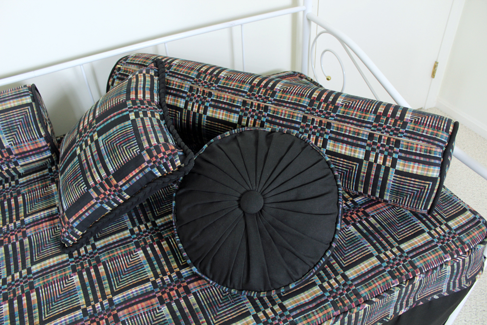 White Day Bed with Mattress, Custom Cover and Pillows