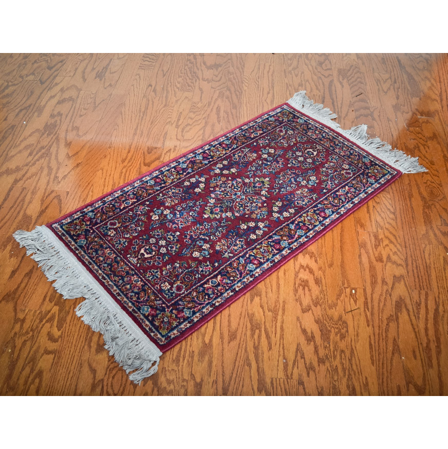 Machine Made Sarouk-Style Accent Rug