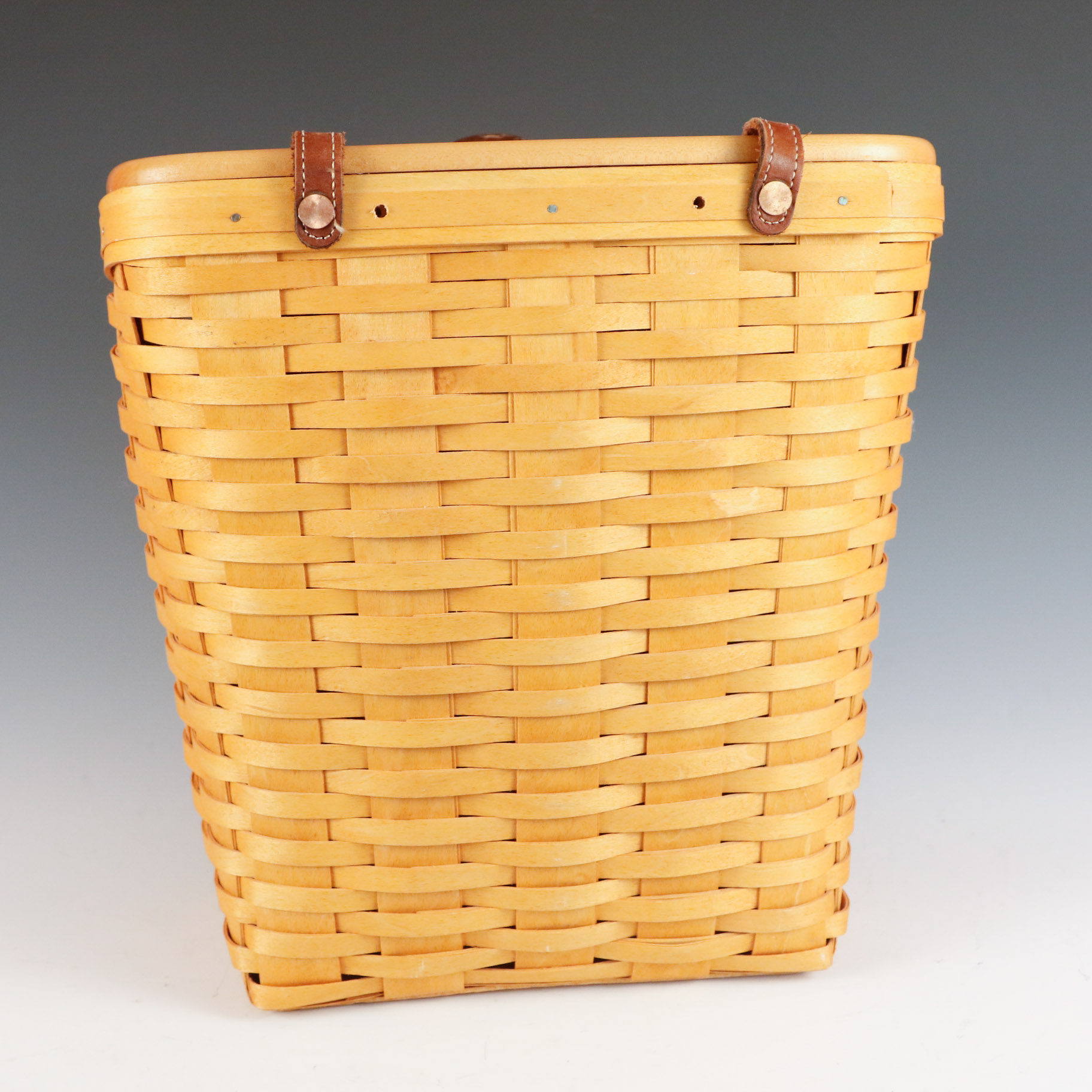 2000 Longaberger Medium Mailbox Basket with Lid