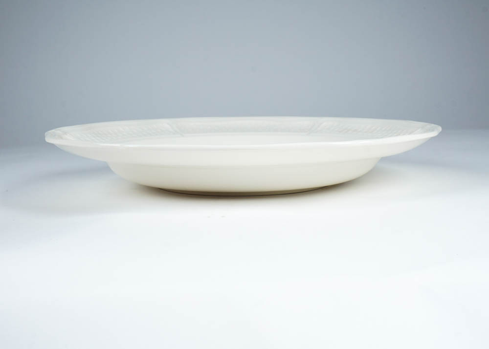 Elegant Presentation-Ware Collection Including Designer Pieces