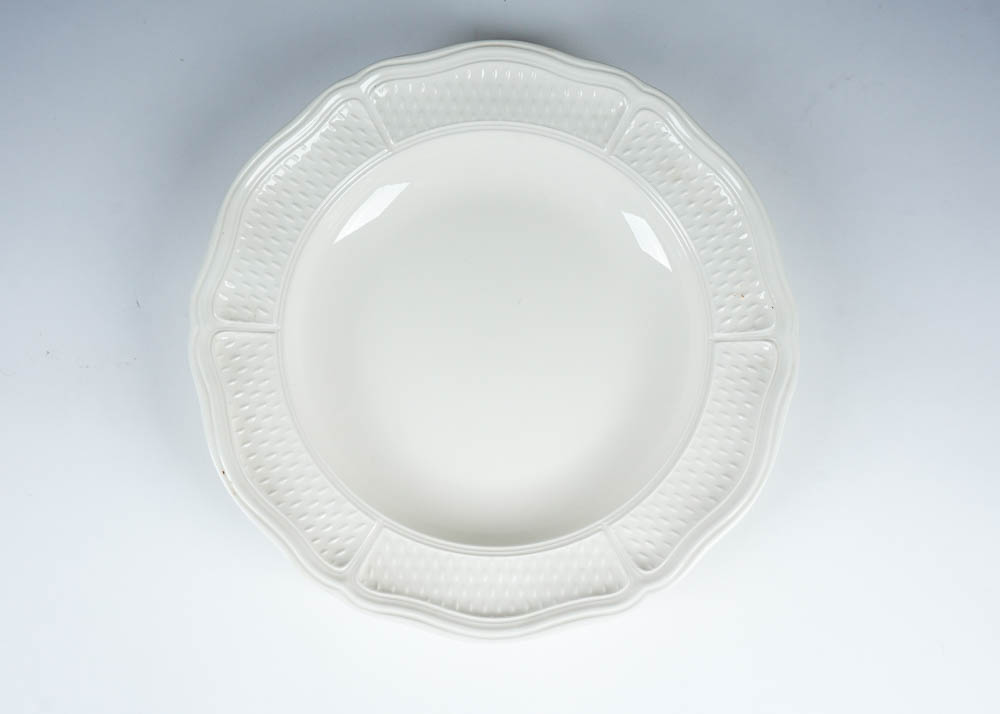 Elegant Presentation-Ware Collection Including Designer Pieces
