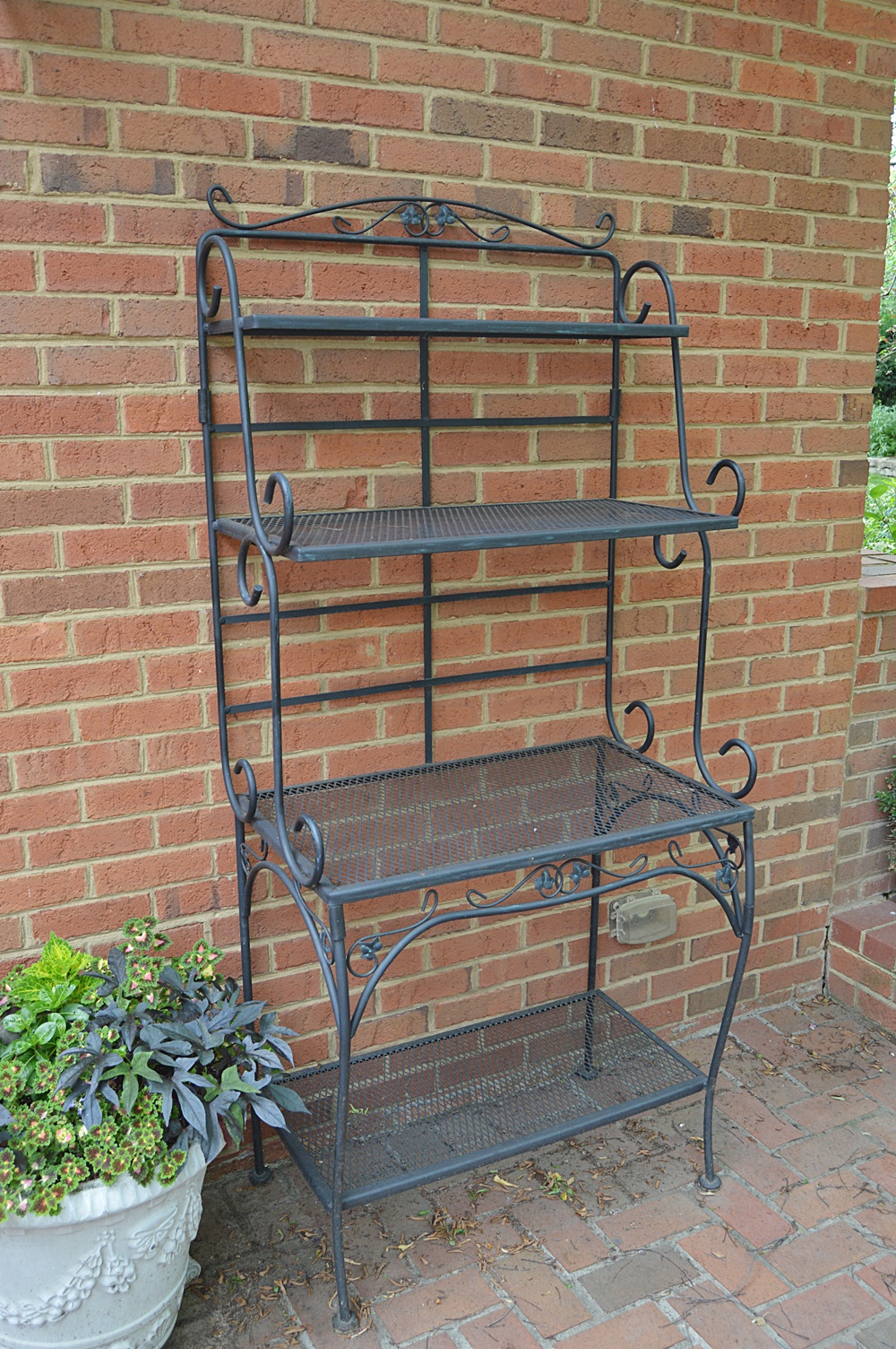 Lyon-Shaw Black Iron Baker's Rack