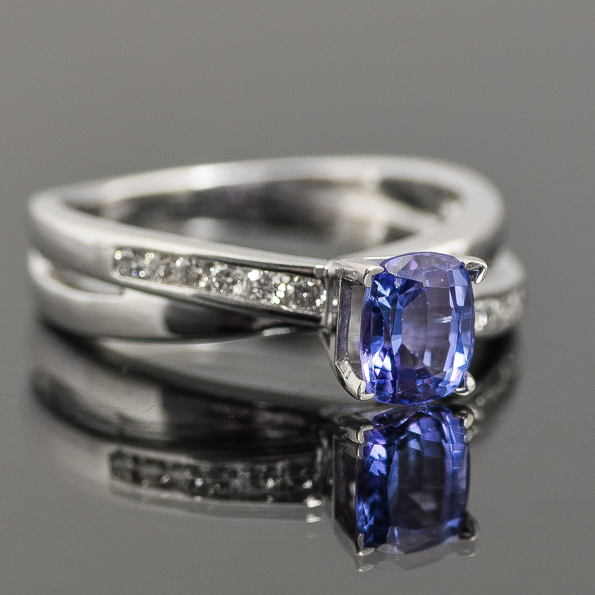 14k White Gold 1.02 Carat Tanzanite Ring