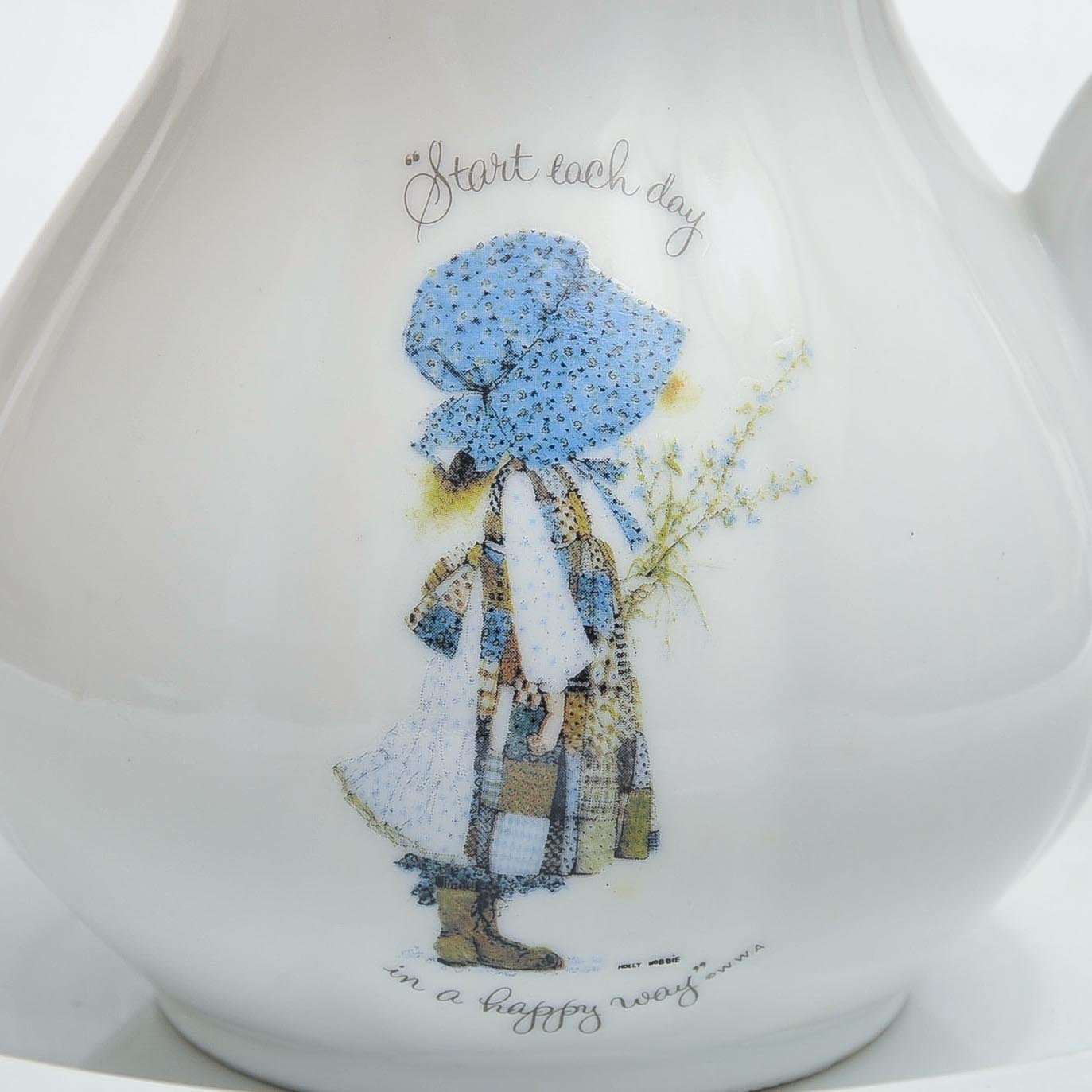 Holly Hobbie Miniature Porcelain Wash Basin