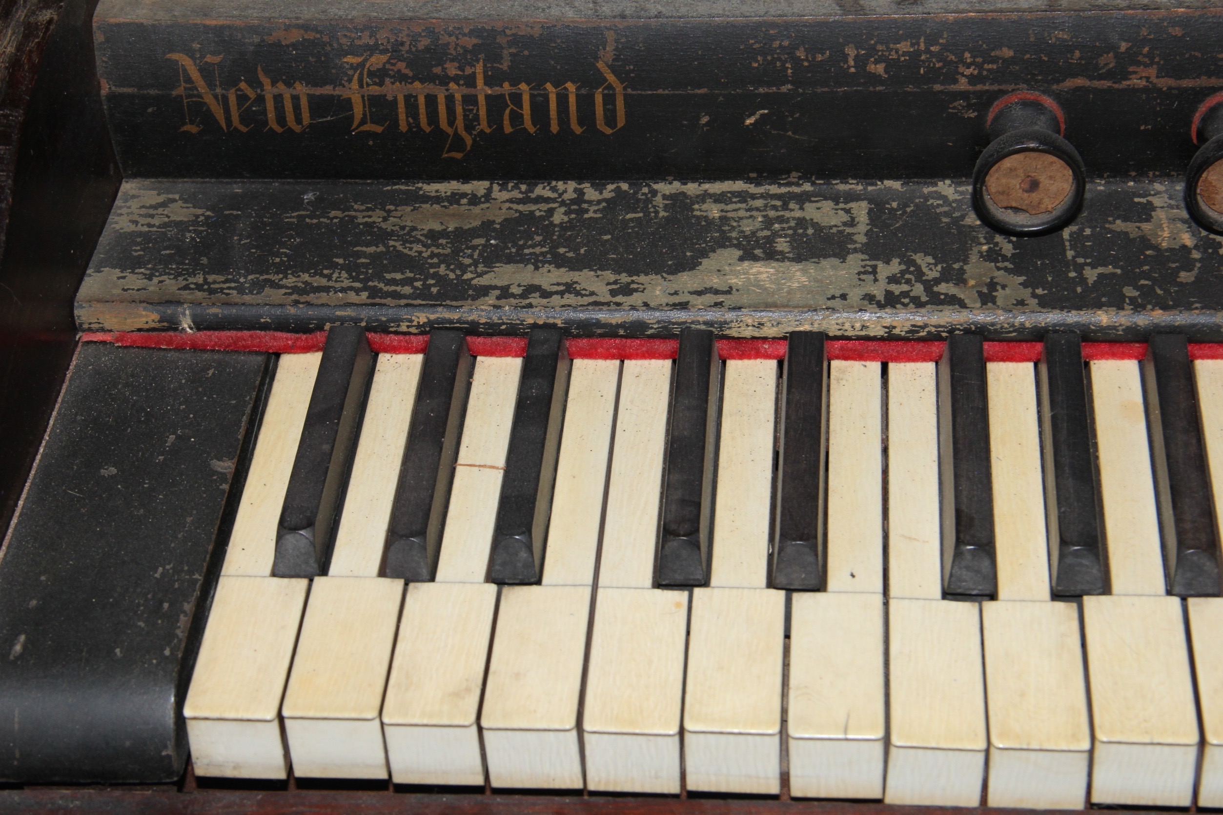 Antique Renaissance Style New England Organ Company Pump Organ