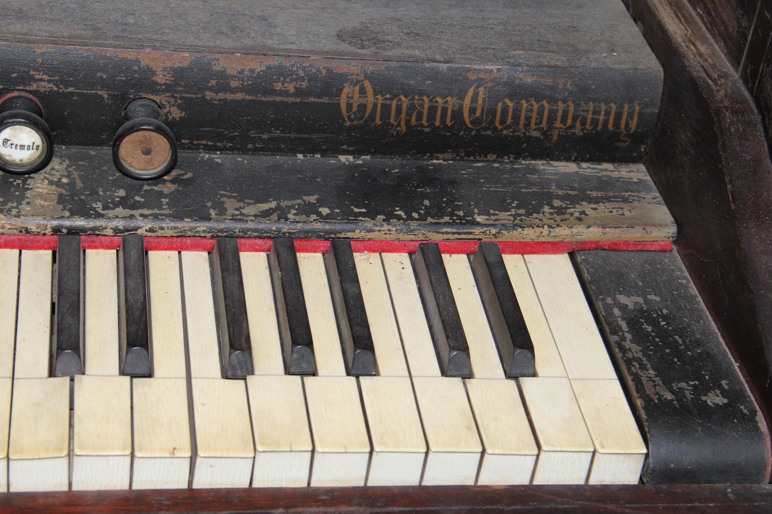 Antique Renaissance Style New England Organ Company Pump Organ