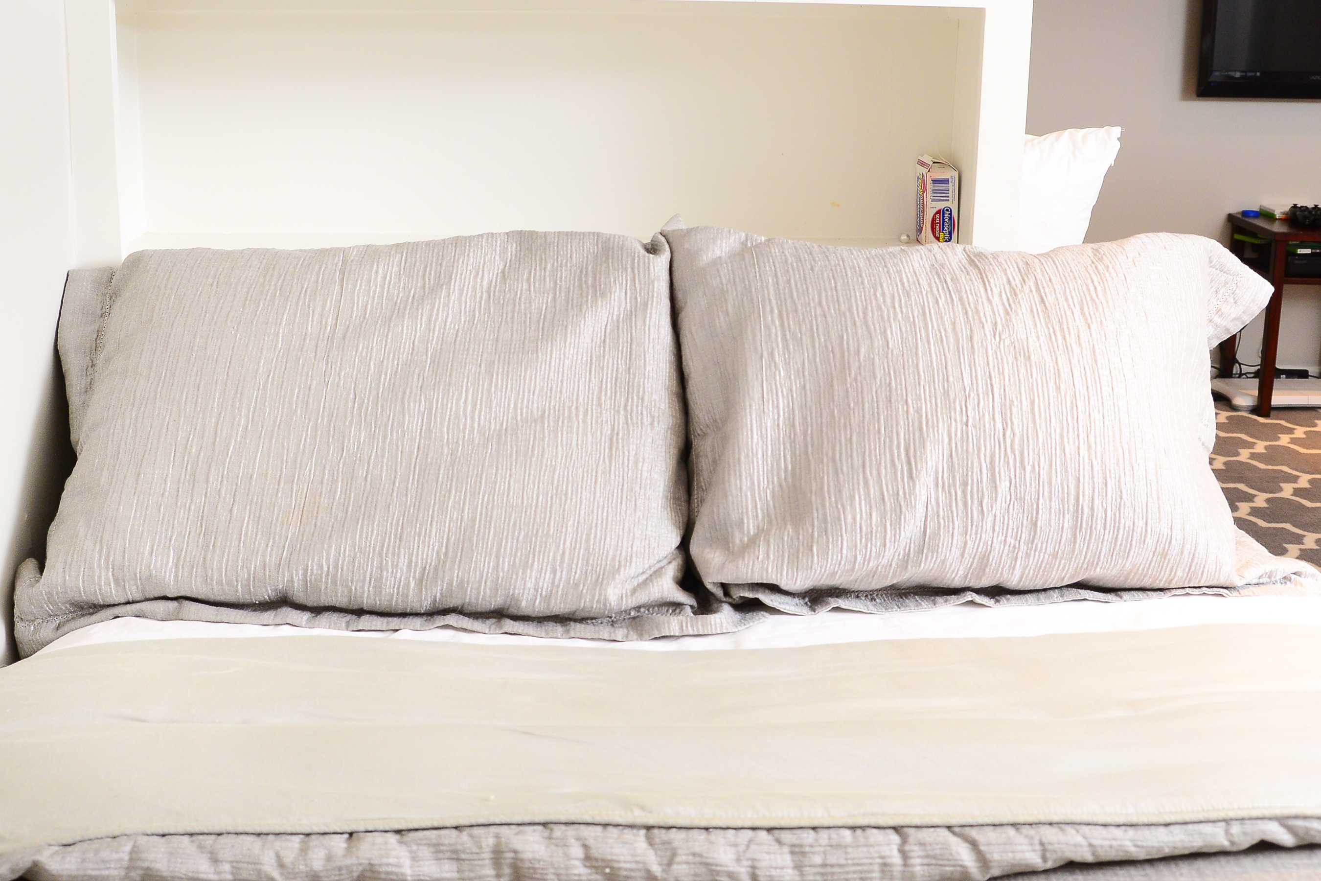 Field Crest Comforter and One Pillow Sham