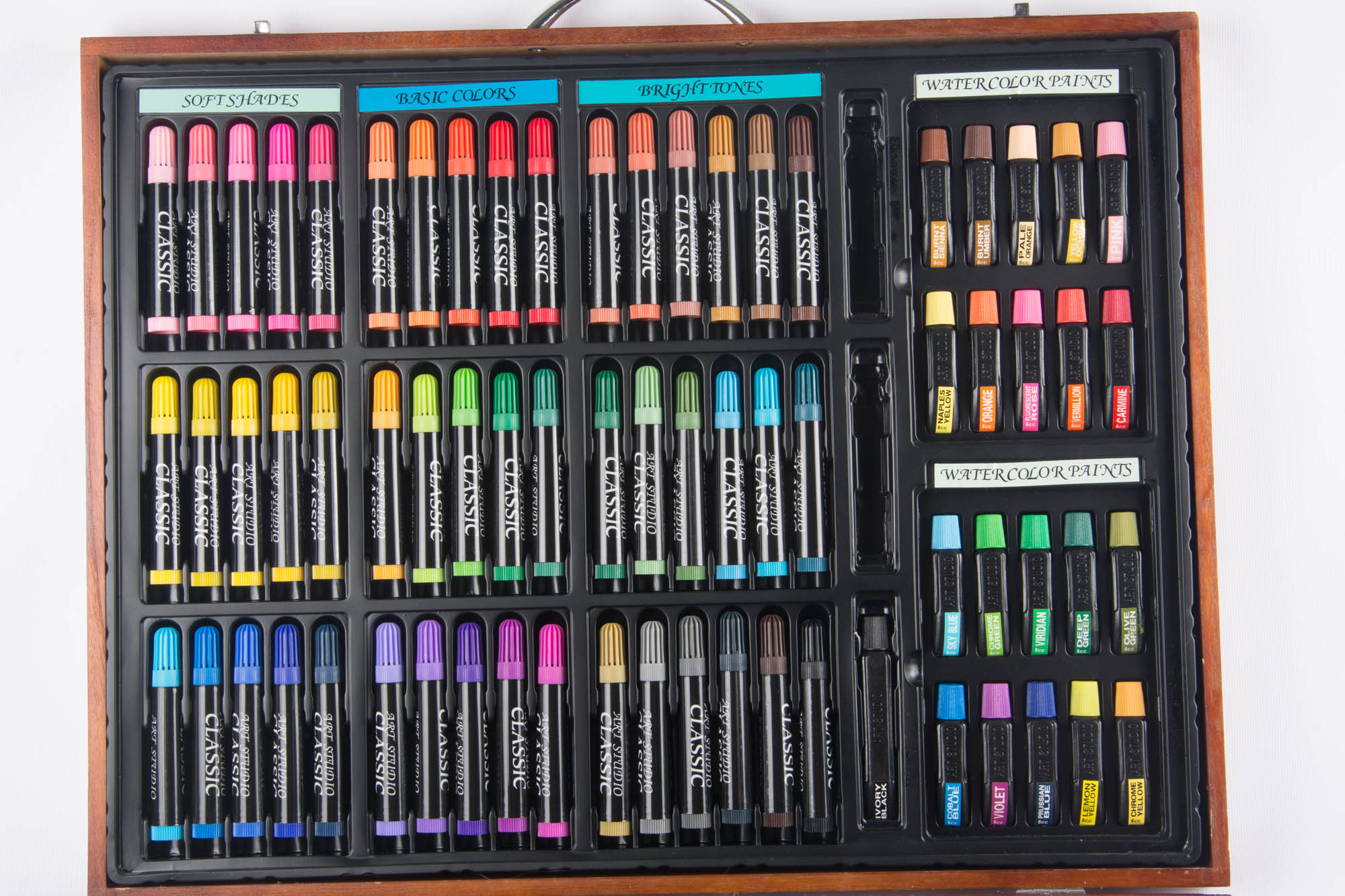 Art Studio Classic 150 Piece Portable Kit