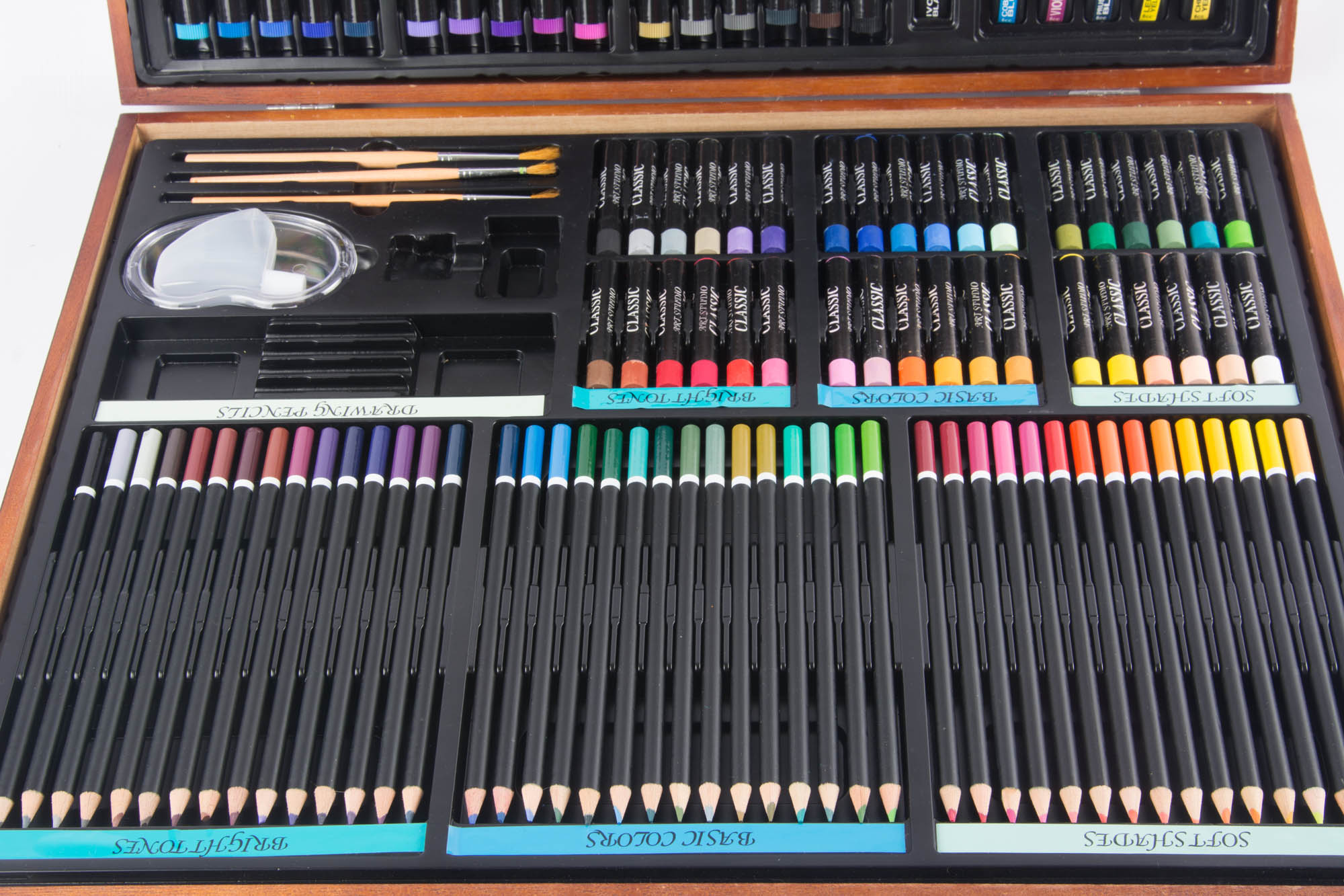 Art Studio Classic 150 Piece Portable Kit