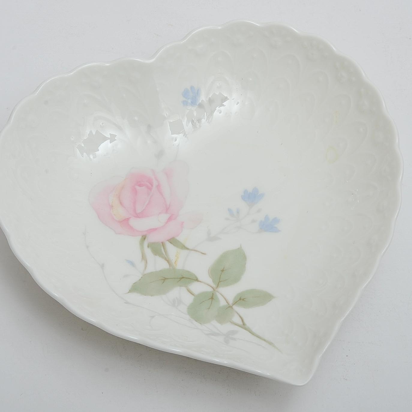 Collection of Heart-Themed Table Ceramics