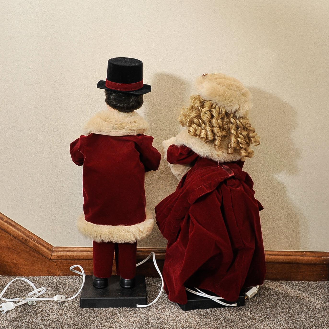 Animated Victorian Doll Couple