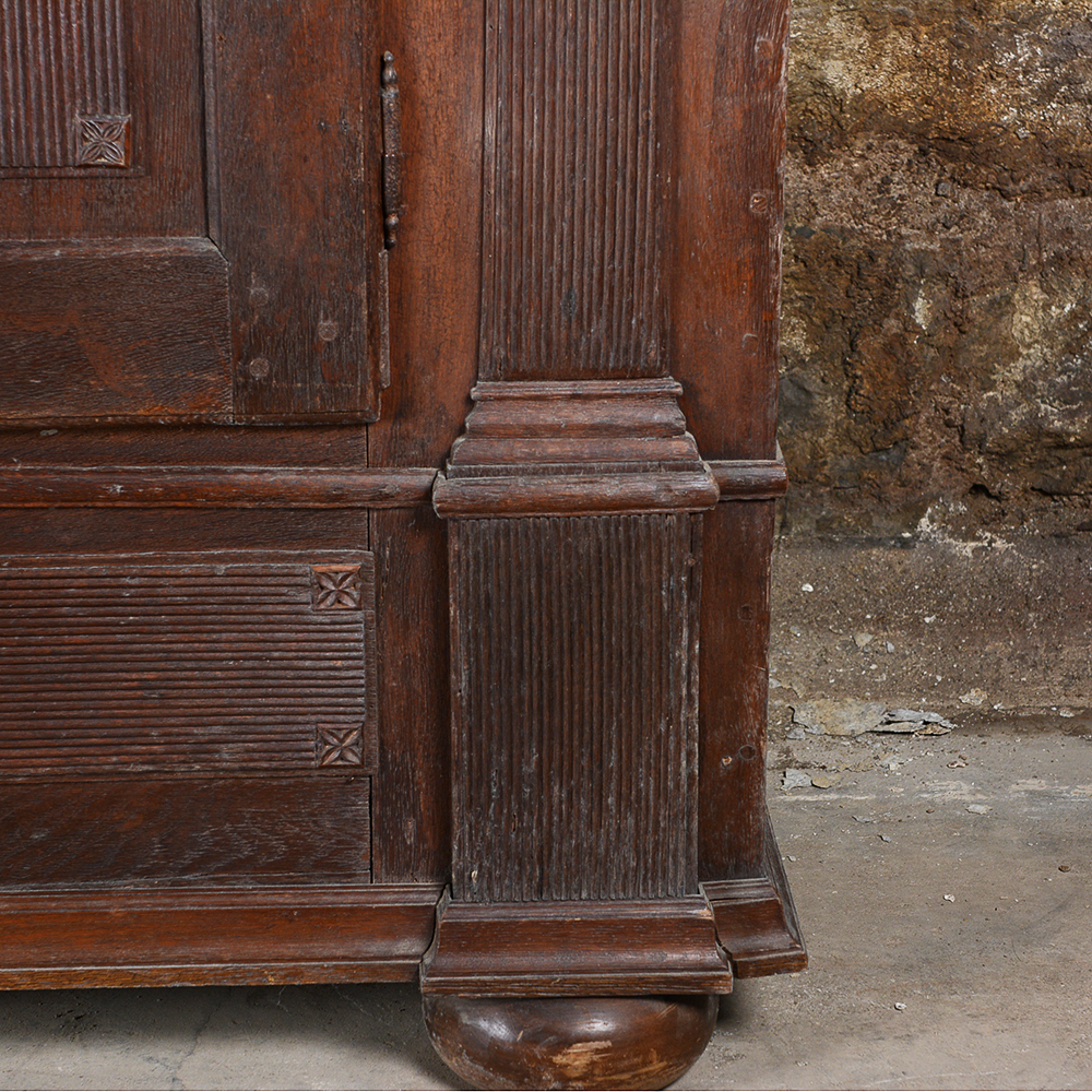 Early 19th Century Antique Oak Wardrobe