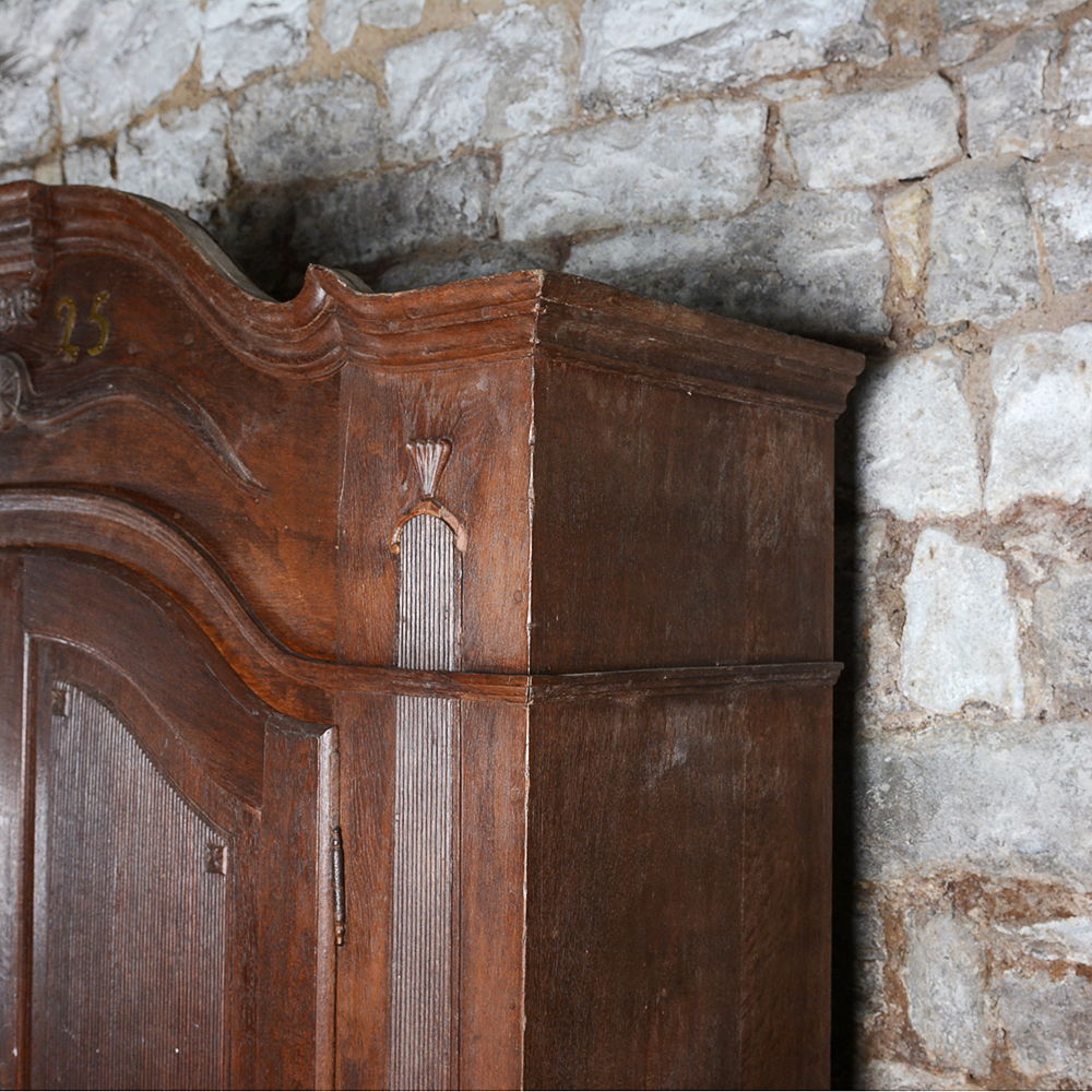 Early 19th Century Antique Oak Wardrobe