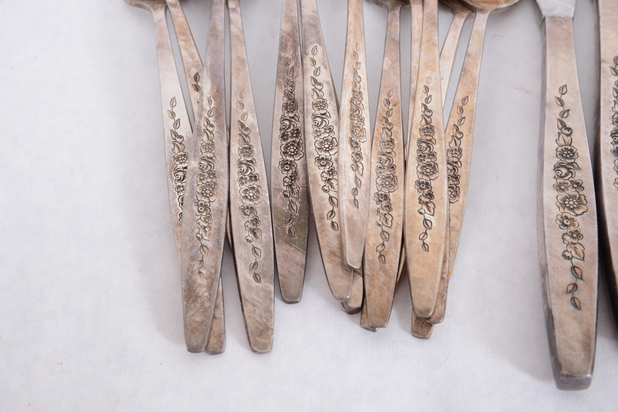 International Deep Silver Flatware "Laurel Mist"