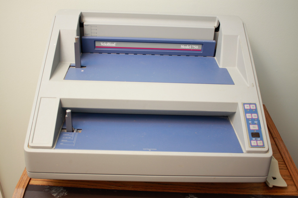 VeloBind Model 750 Binding Machine with Supplies