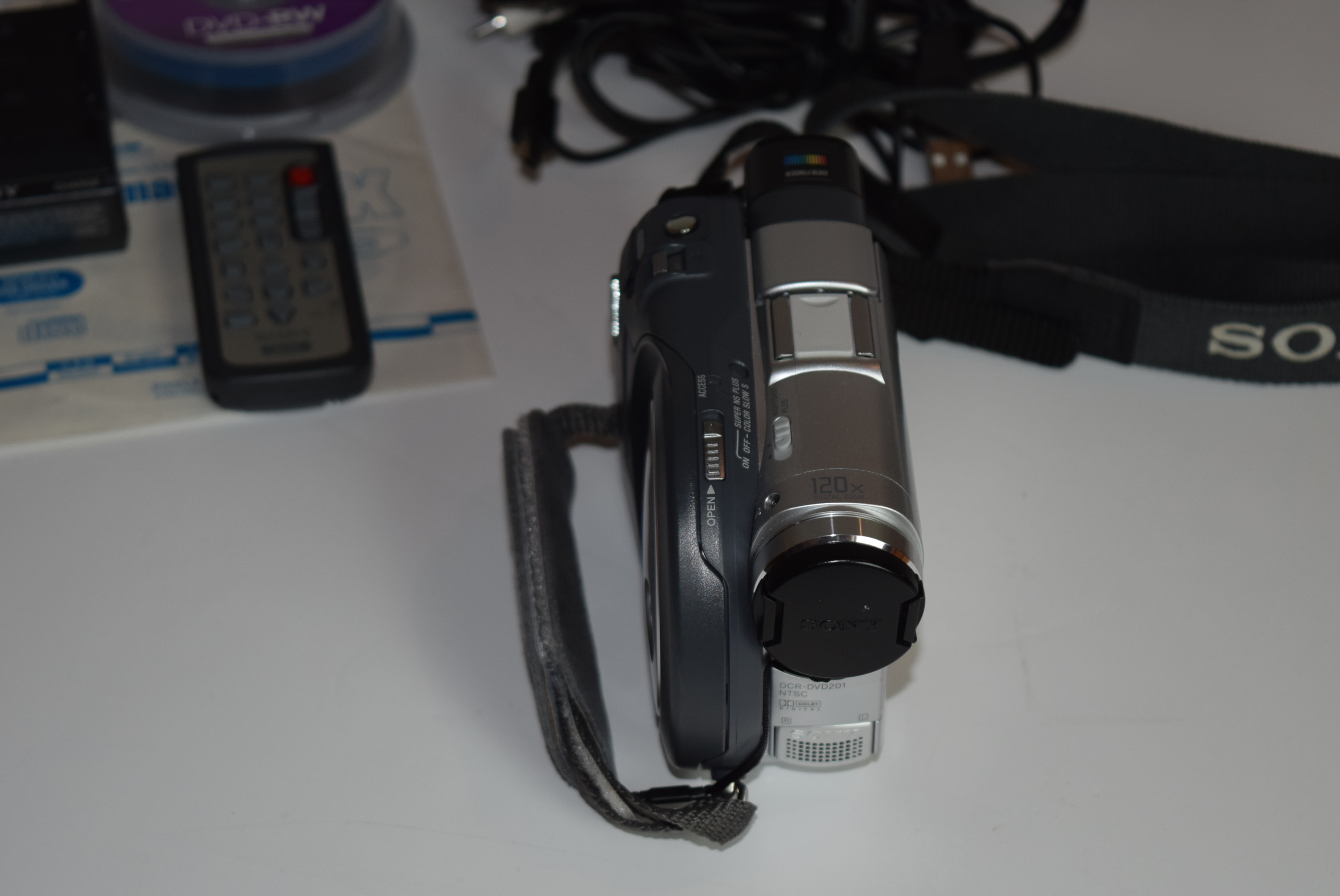 Sony Handycam DCR-DVD201 Digital Video Camera Recorder