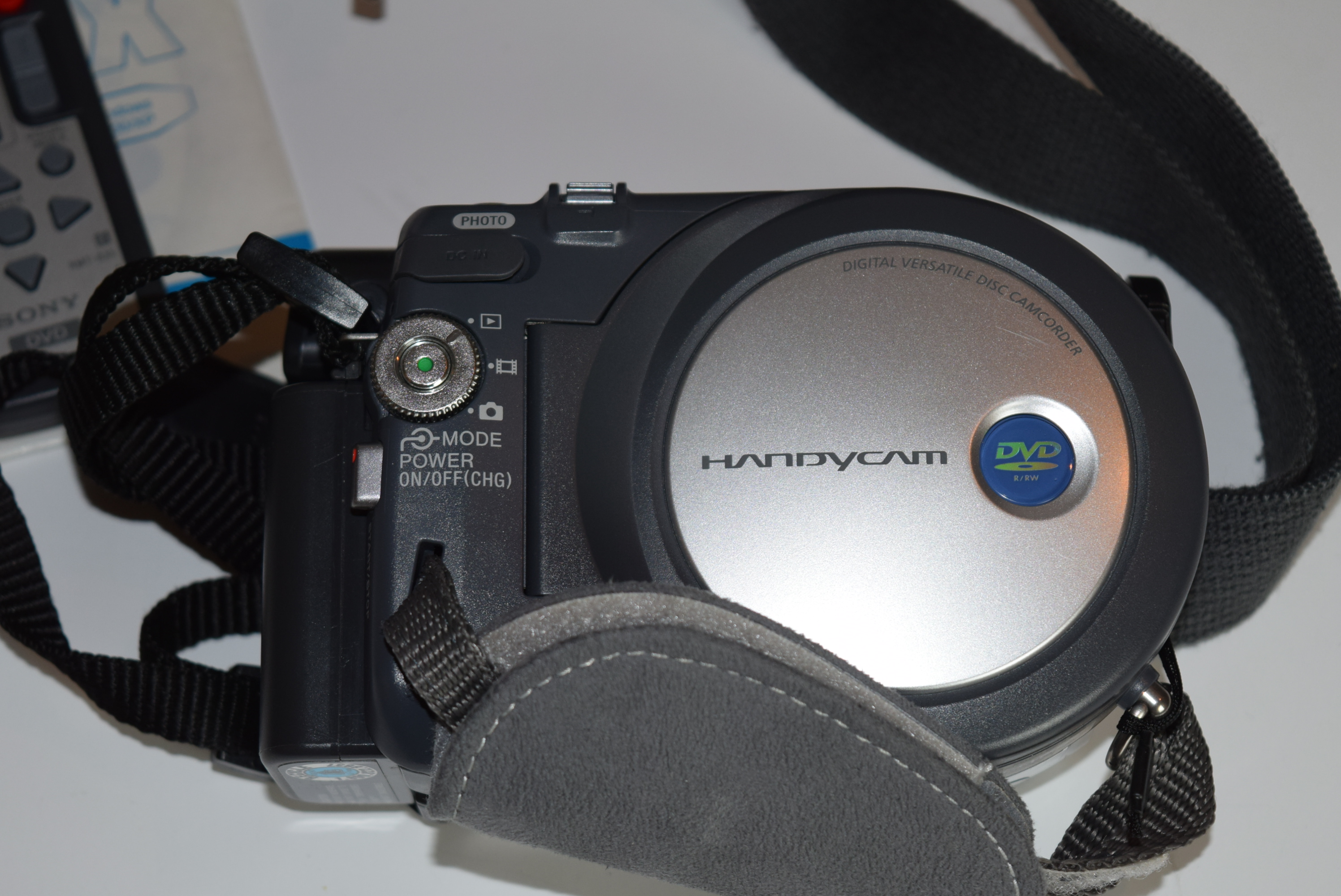 Sony Handycam DCR-DVD201 Digital Video Camera Recorder