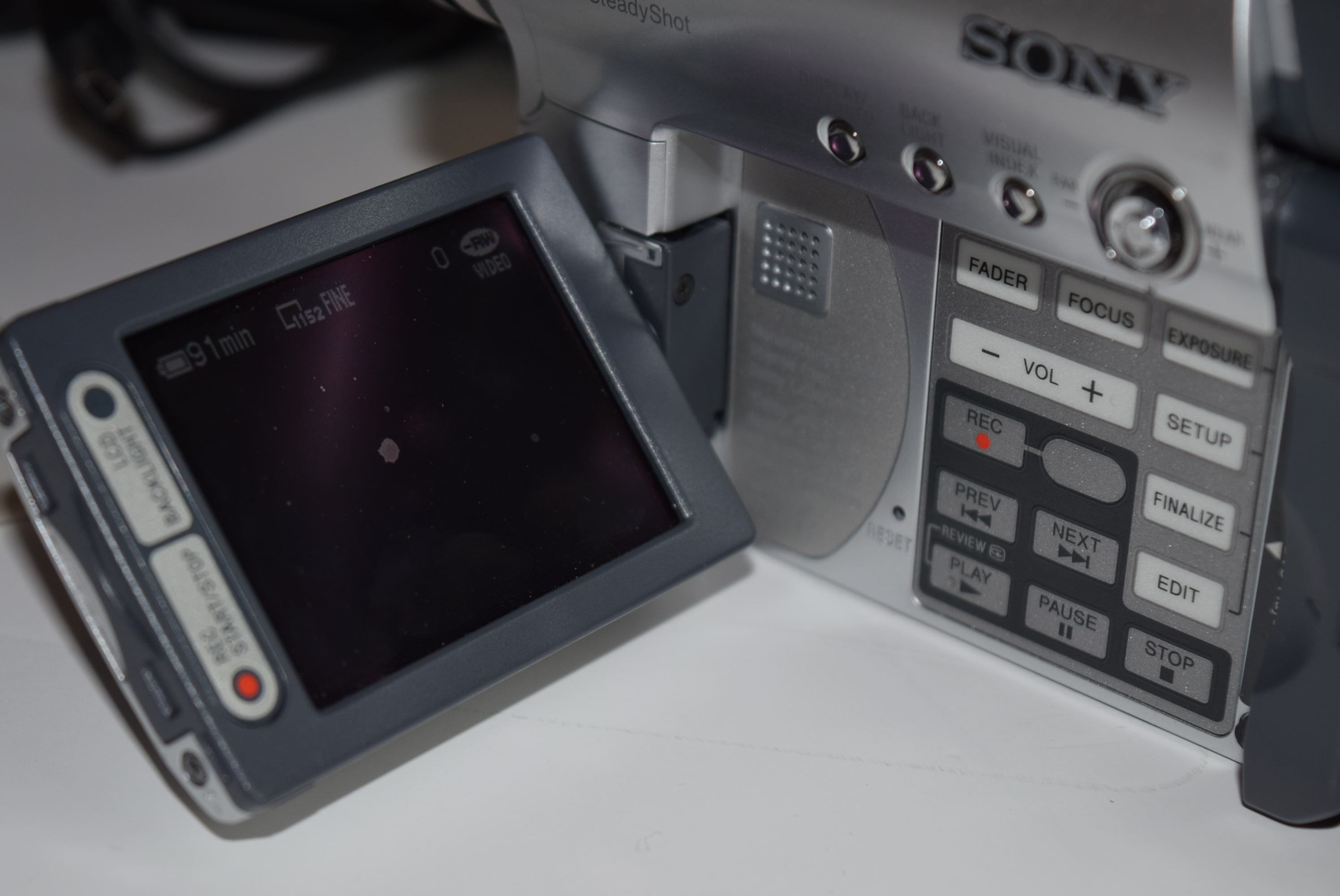 Sony Handycam DCR-DVD201 Digital Video Camera Recorder