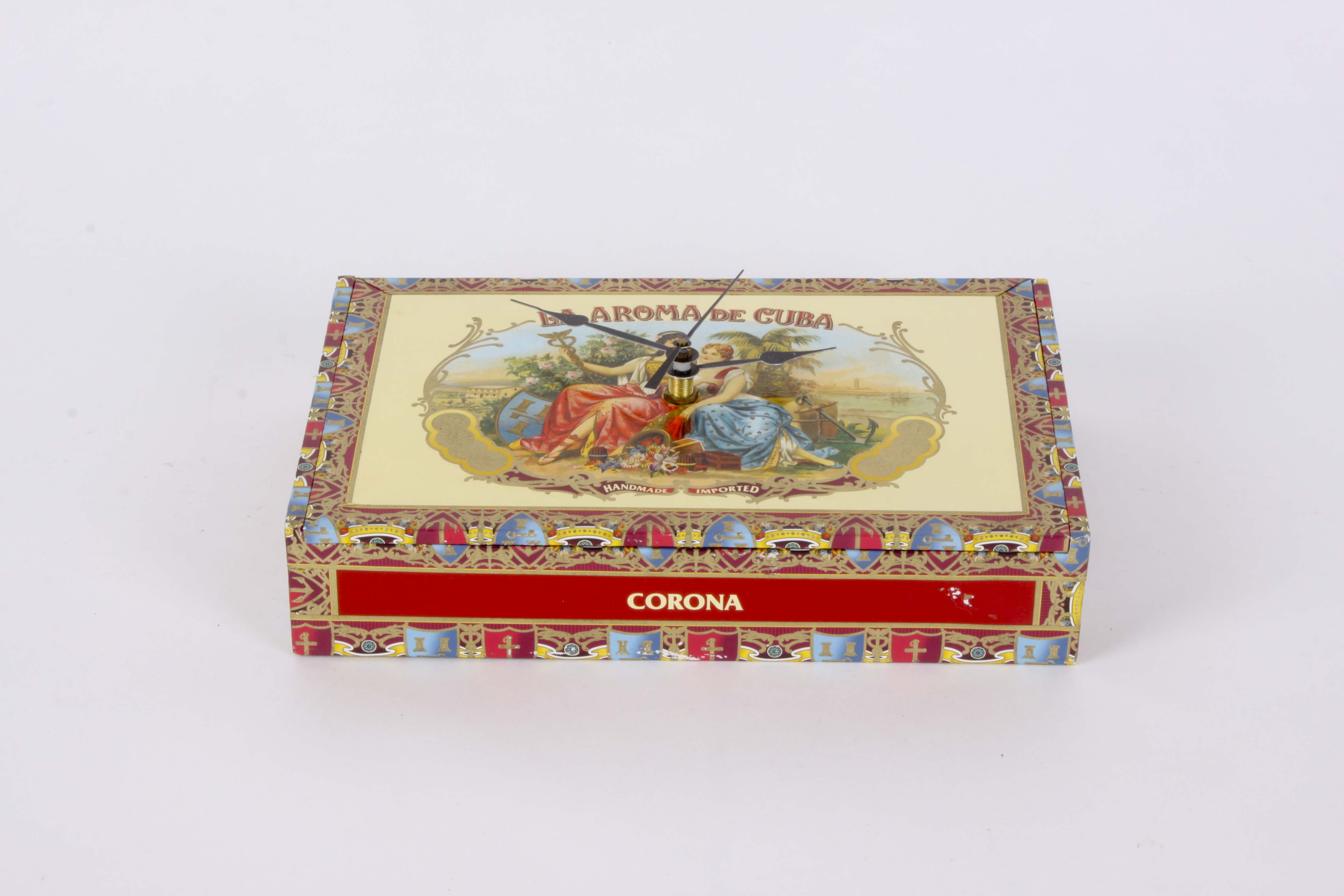 La Aroma de Cuba Cigar Box Clock