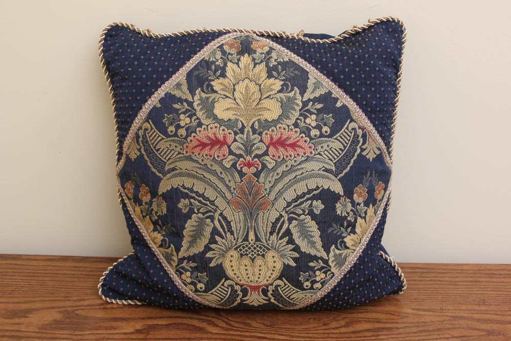 Set of Four Decorative Pillows