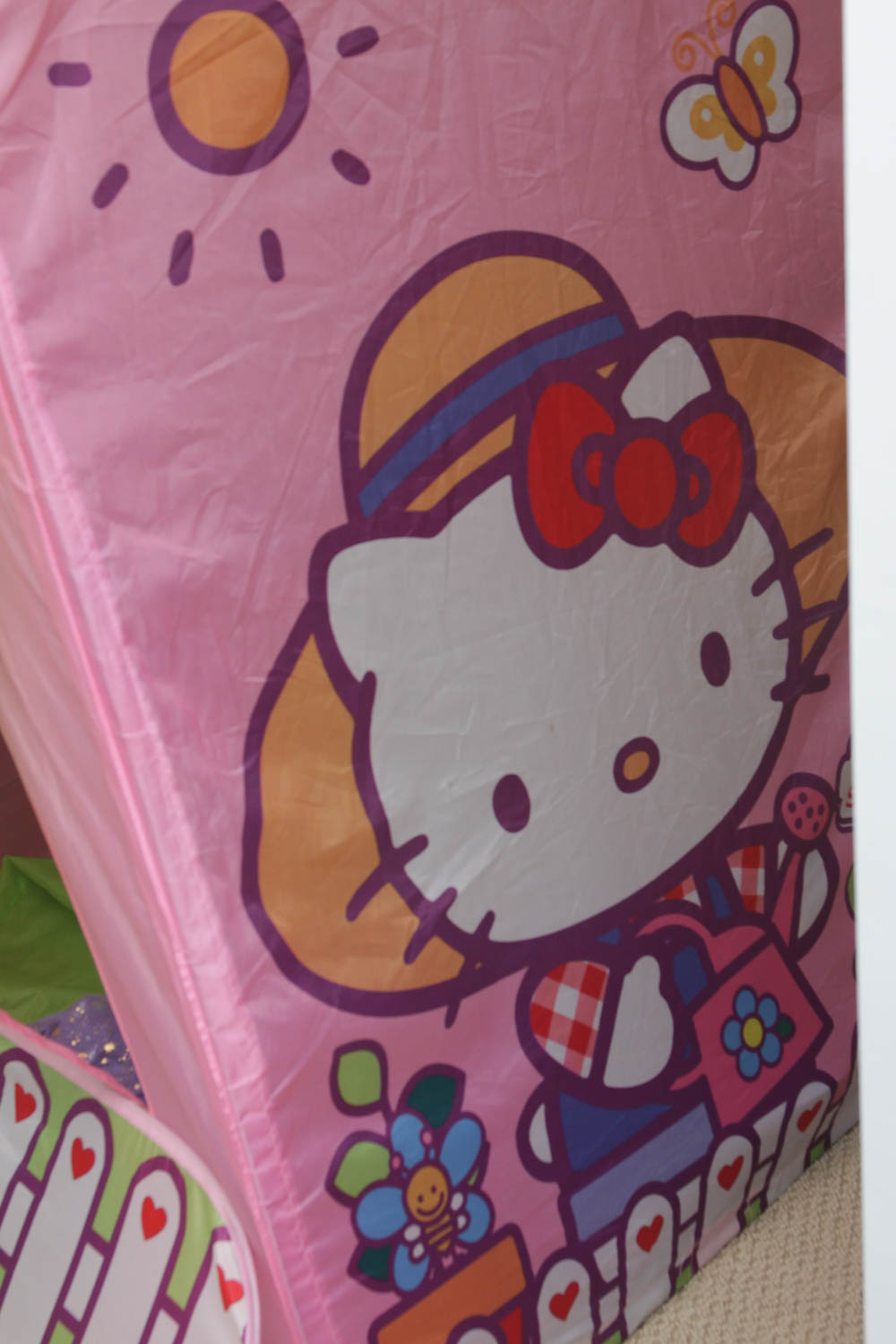 Hello Kitty PlayHut and Purple Bed Canopy