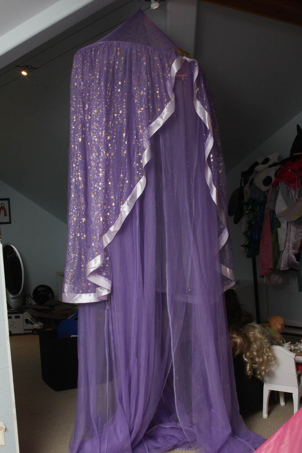 Hello Kitty PlayHut and Purple Bed Canopy