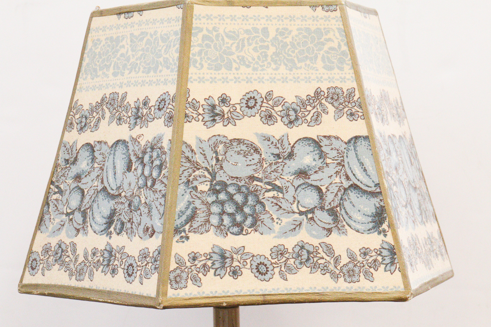 Country Style Enameled Metal  Lamp