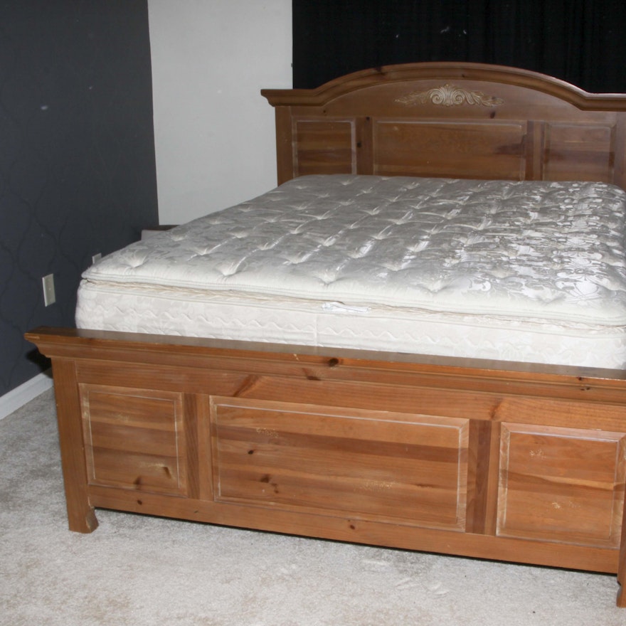 Broyhill Fontana Pine Queen-Size Bed Frame