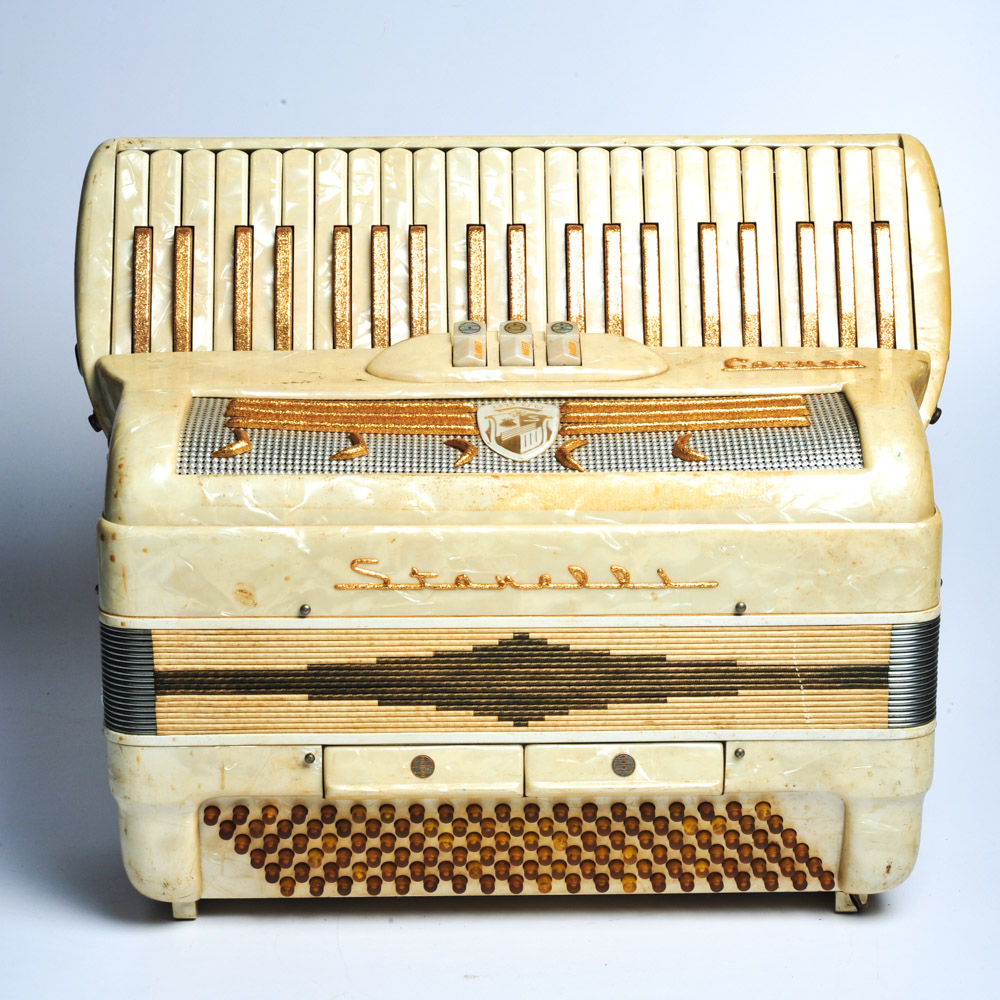 Caruso accordion top