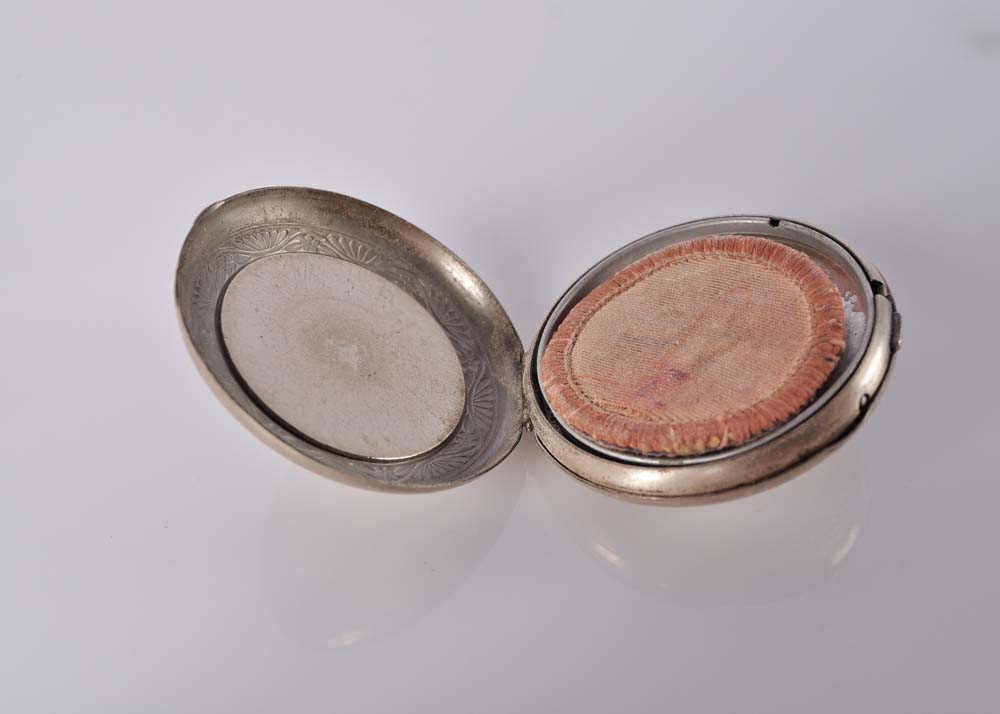 Vintage Silvertone Colgate Compact