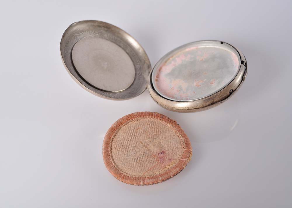 Vintage Silvertone Colgate Compact