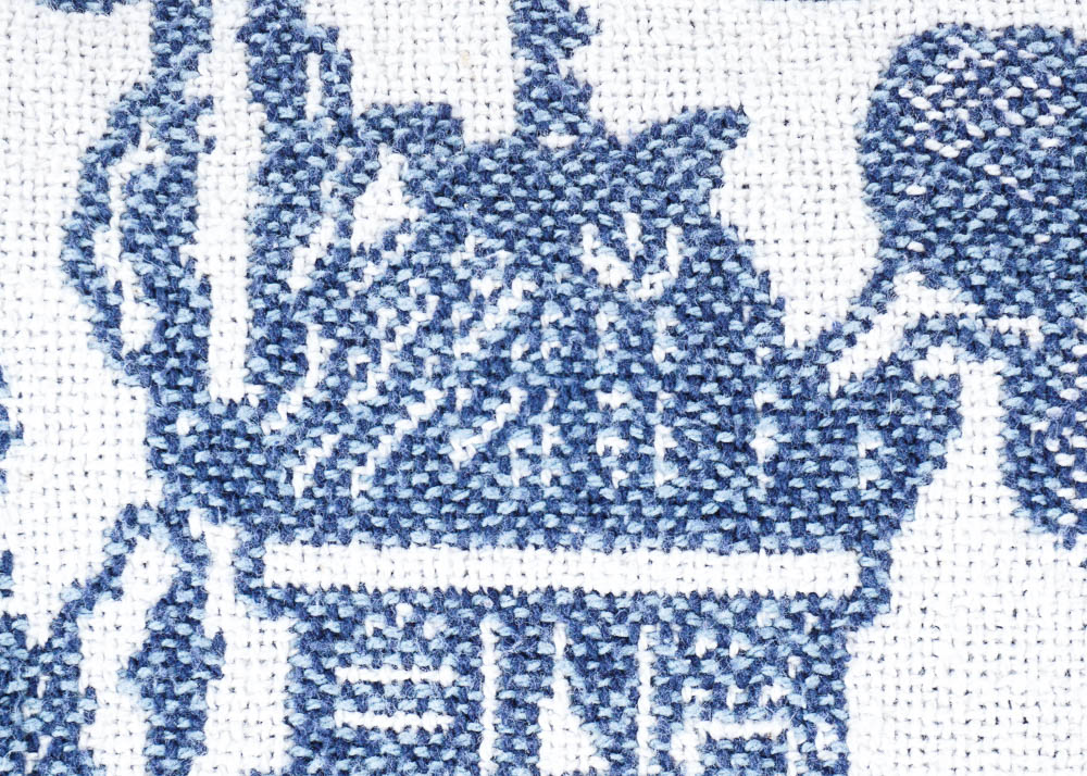 Queen Size Quilt with Throw Blanket and Throw Pillow