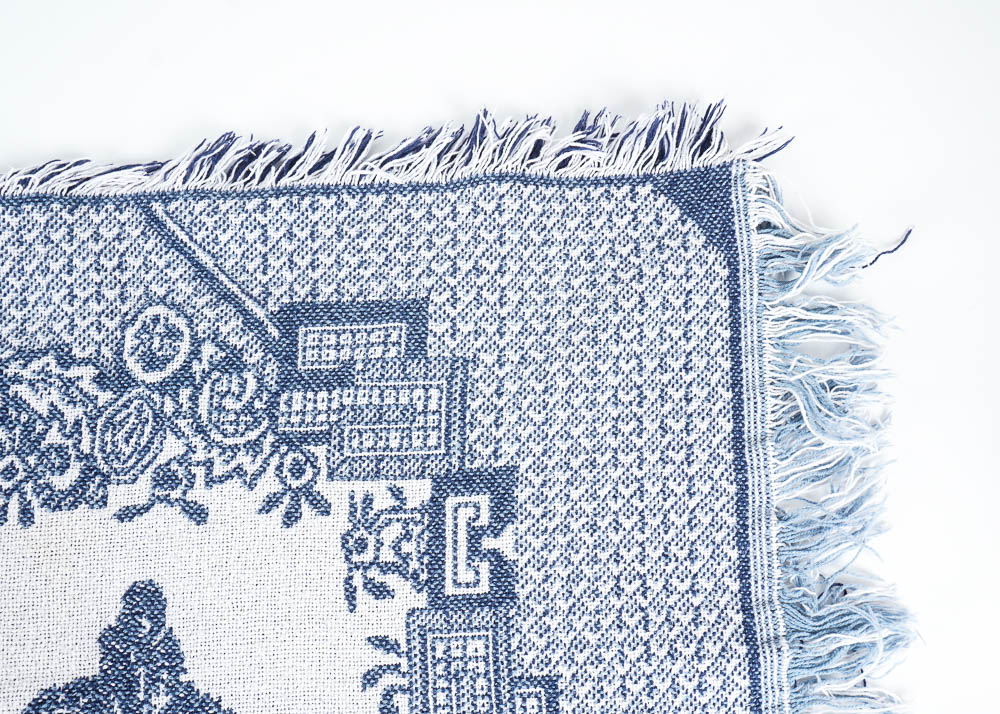 Queen Size Quilt with Throw Blanket and Throw Pillow