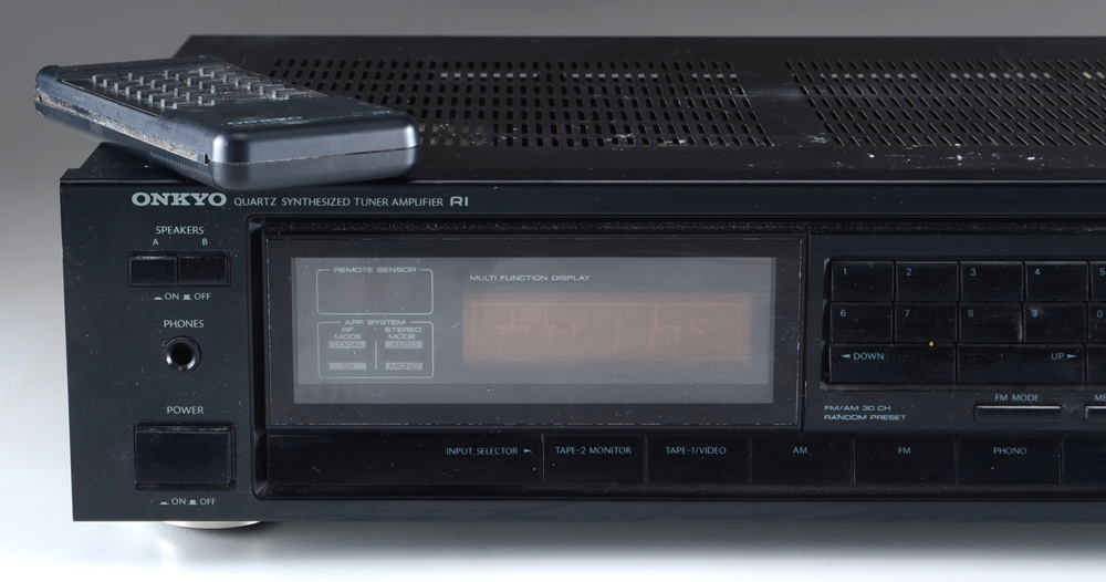 Onkyo Quartz Synthesized Tuner Amplifier R1