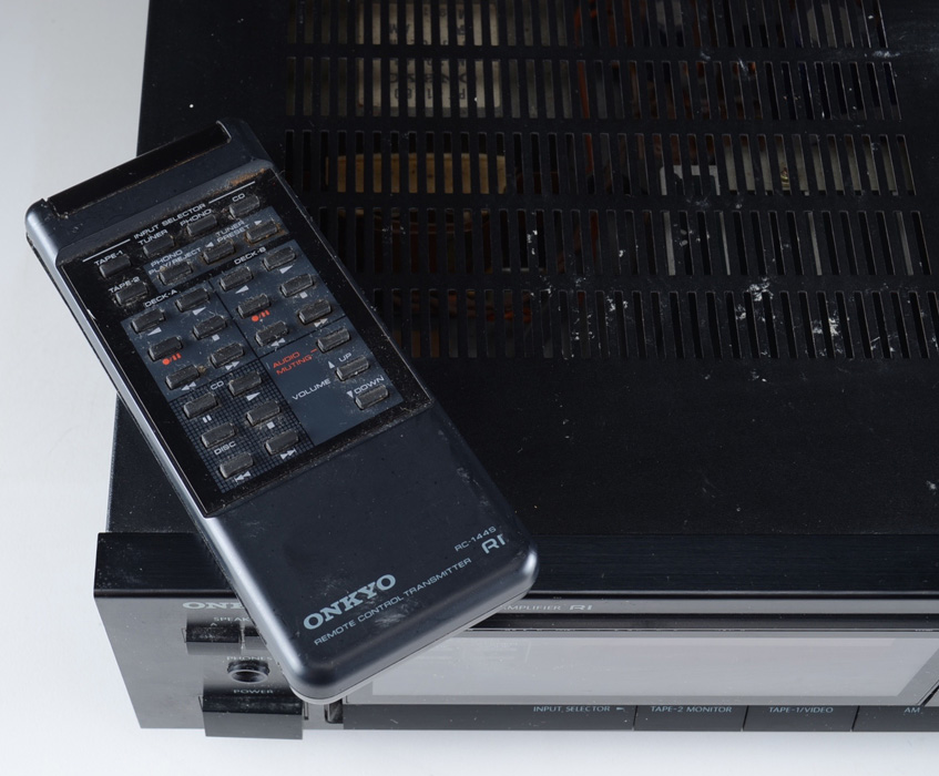 Onkyo Quartz Synthesized Tuner Amplifier R1