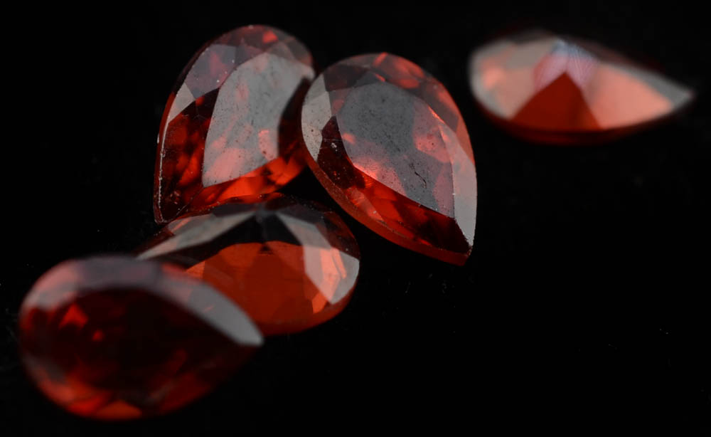 Loose Garnet Gemstones
