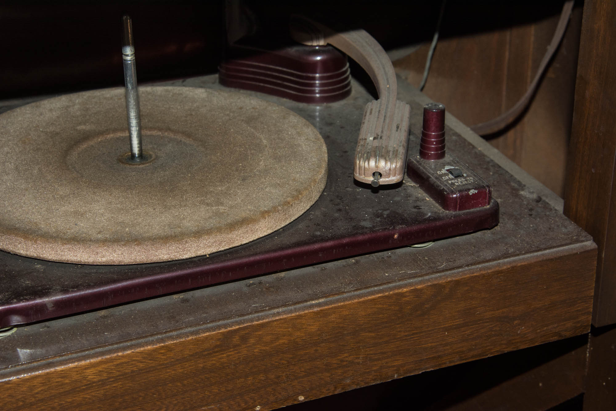 Art Deco Style Westinghouse Radio and Turntable