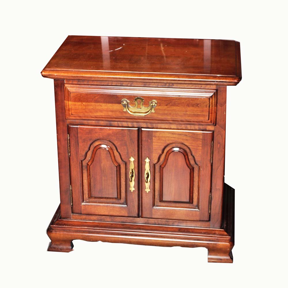 Kling Colonial Nightstand