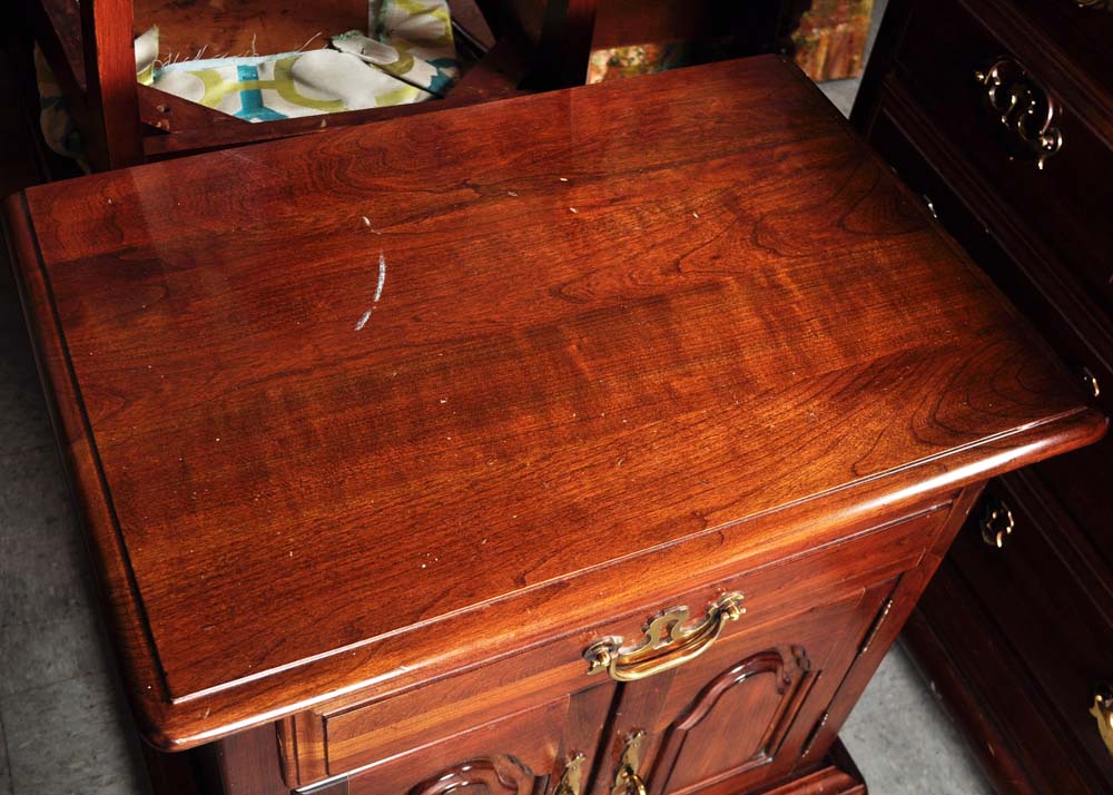 Kling Colonial Nightstand