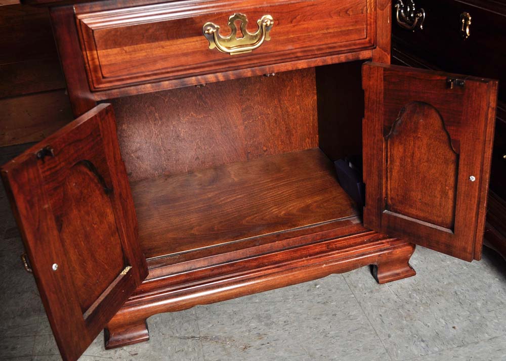 Kling Colonial Nightstand