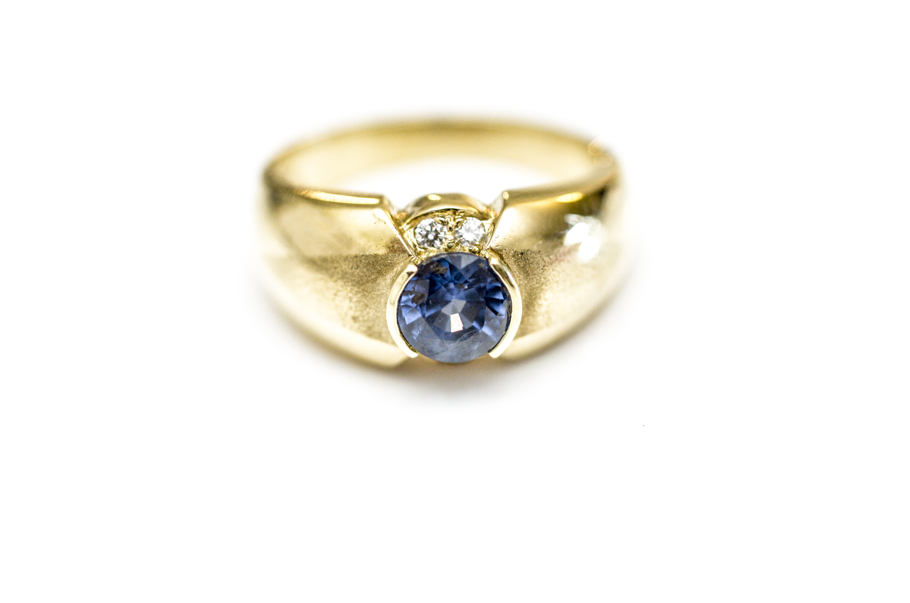 18K Gold Sapphire and Diamond Ring