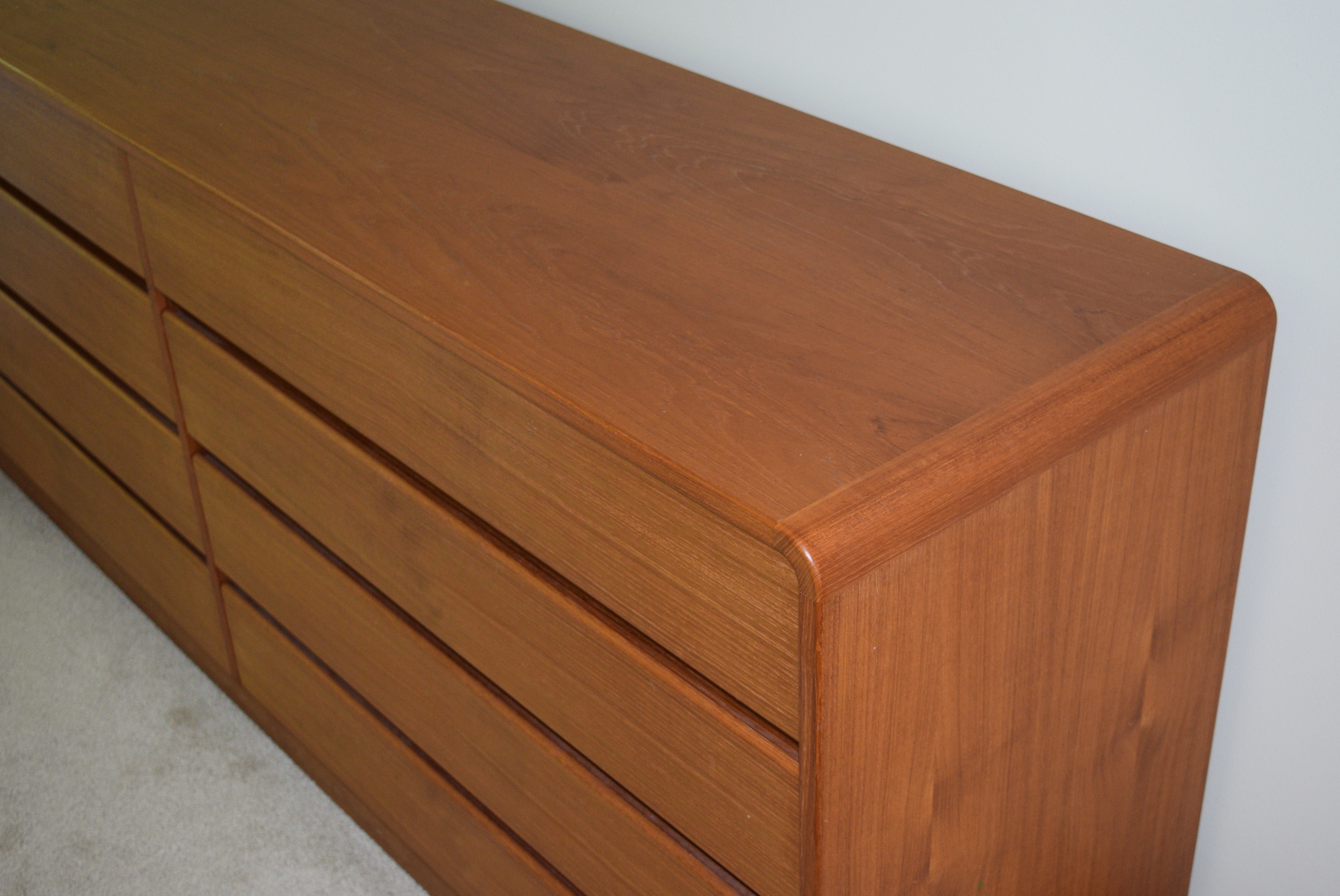 Knirkefrie Danish Teak Wood Dresser