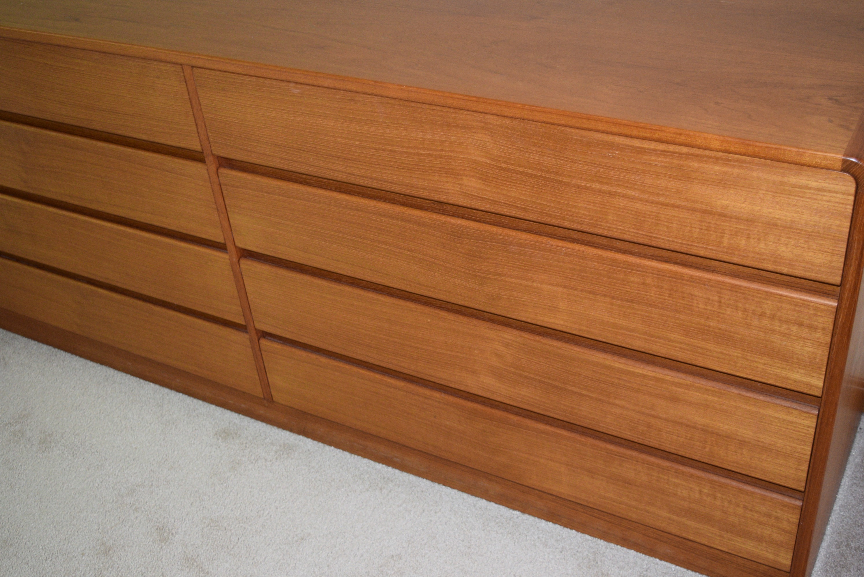 Knirkefrie Danish Teak Wood Dresser