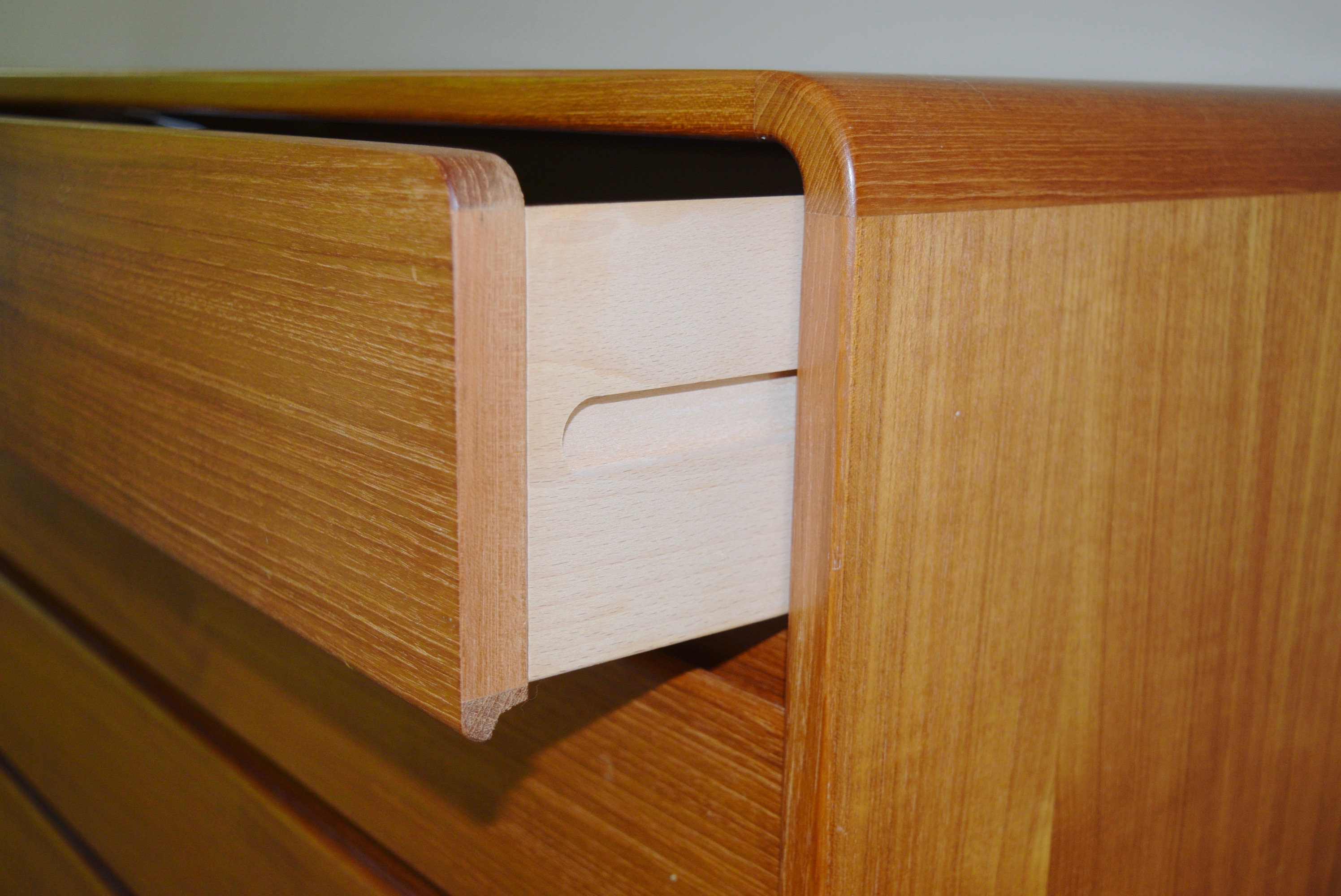 Knirkefrie Danish Teak Wood Dresser