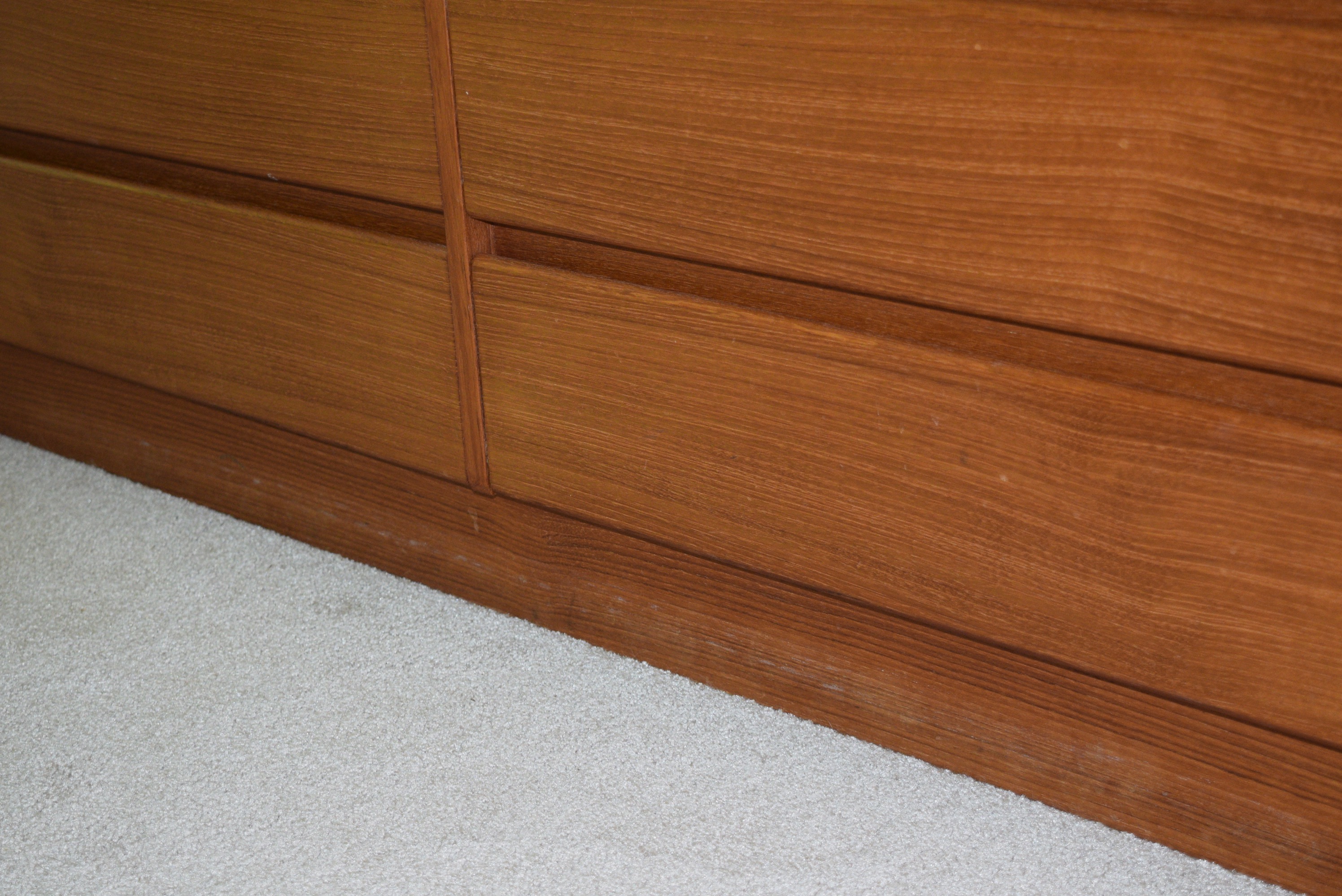 Knirkefrie Danish Teak Wood Dresser