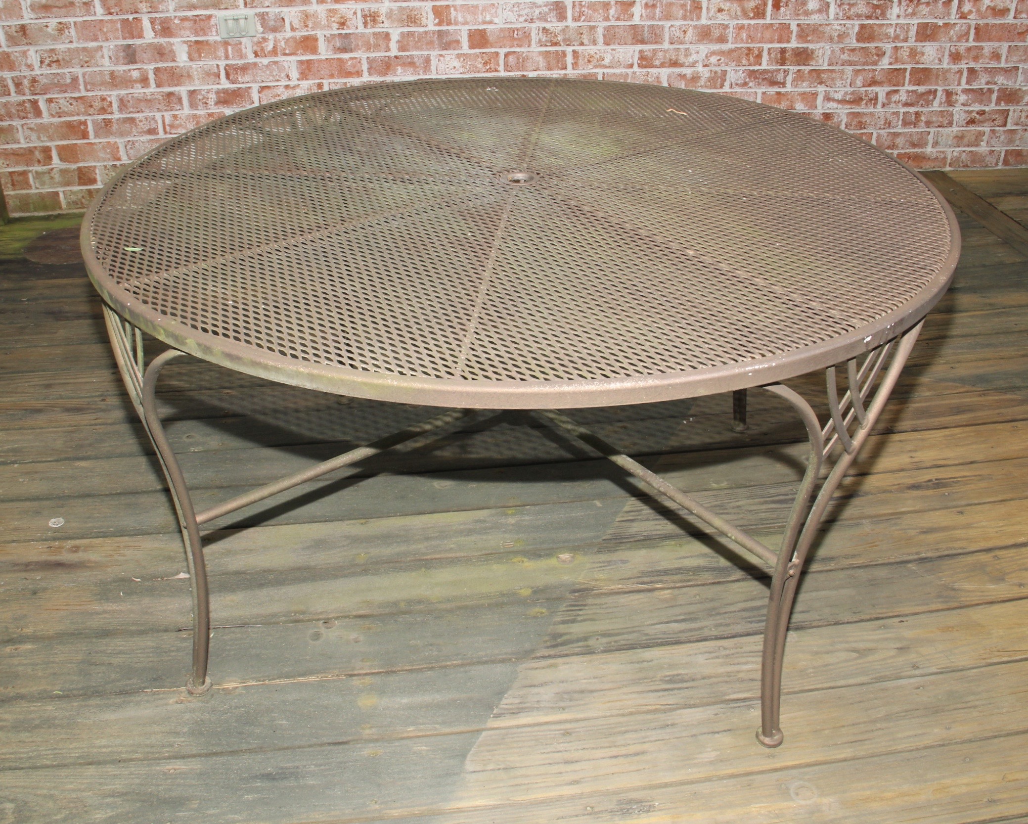 Set of Patio Table And Chairs